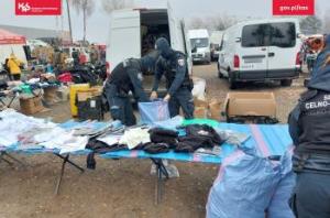 KAS na lubuskich bazarach miejskich zabezpieczyła podrabianą odzież