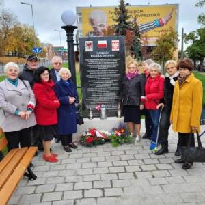 Spotkali się przy obelisku upamiętnającym Polskie Dzieci Wojny